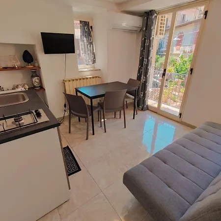 Tao House * Taormina